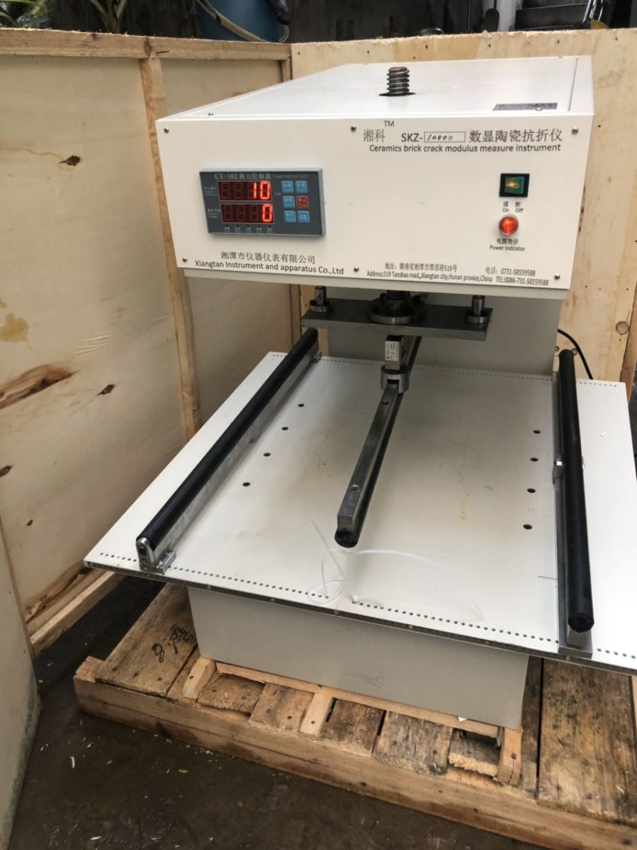 thiet-bi-kiem-tra-do-ben-uon-va-uon-gay-cua-gach-op-lat