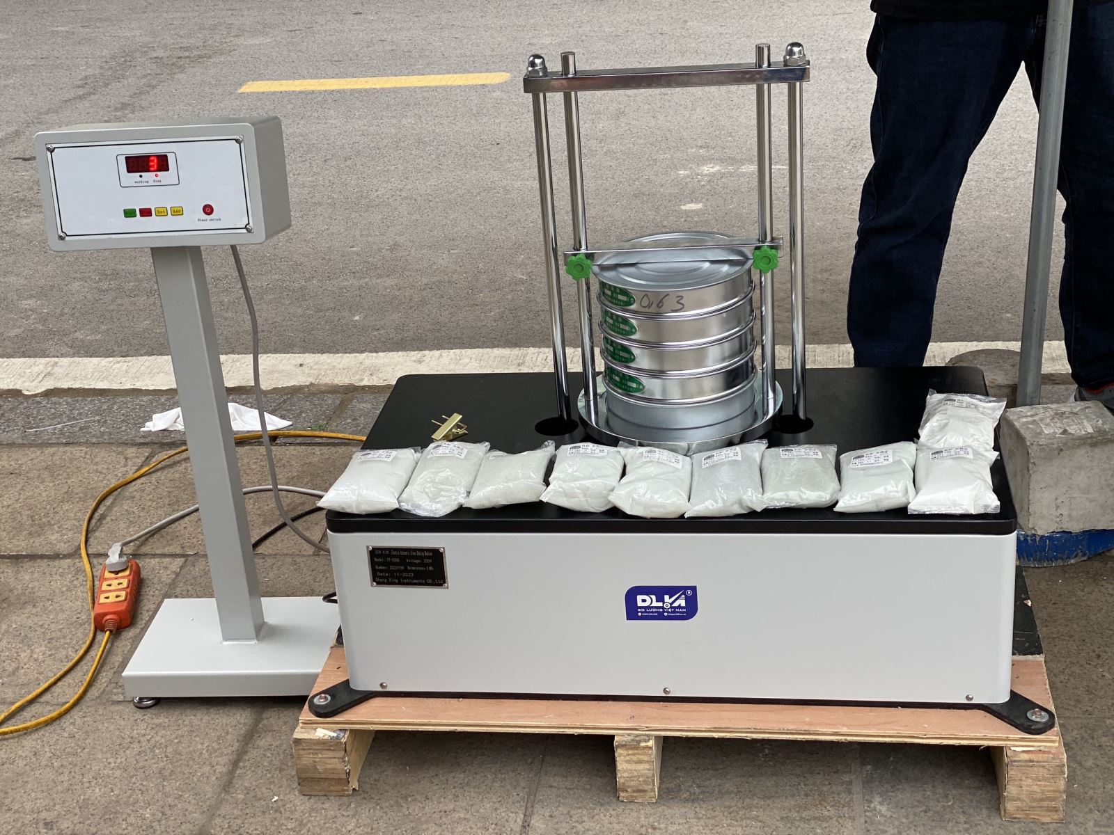 may-xac-dinh-kich-thuoc-lo-bieu-kien-cua-vai-dia-ky-thuat