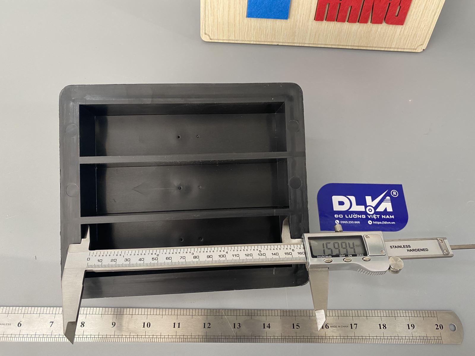 khuon-duc-mau-vua-xi-mang-1