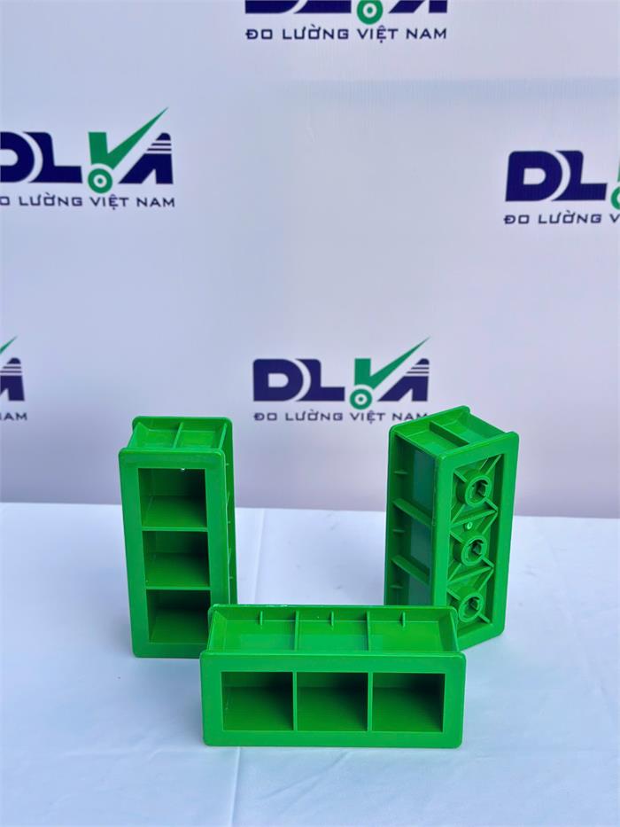 Khuôn xi măng 50x50x50 kép 3, bằng nhựa.