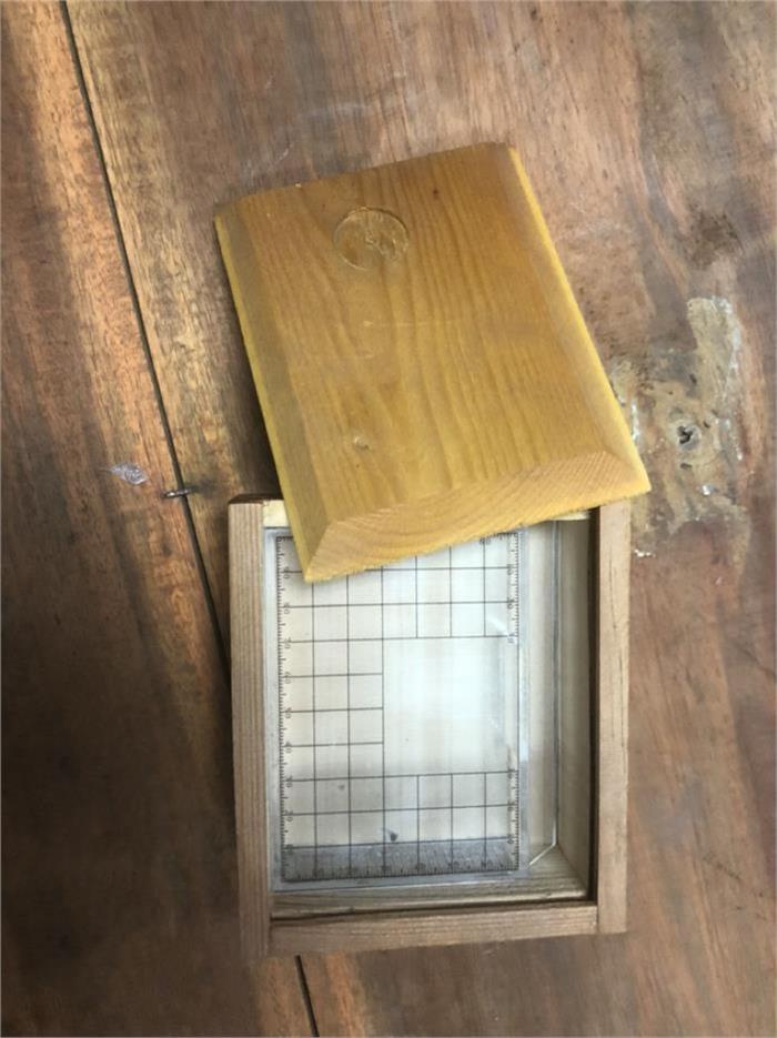 Dụng cụ xác định góc nghỉ của cát