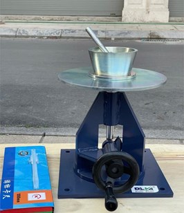 Bàn dằn vữa xi măng quay tay