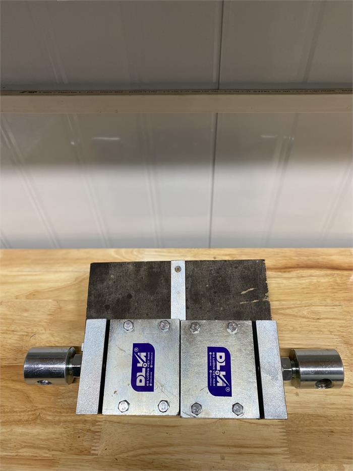 Bộ ngàm thí nghiệm xé rách hình thang vải địa kỹ thuật