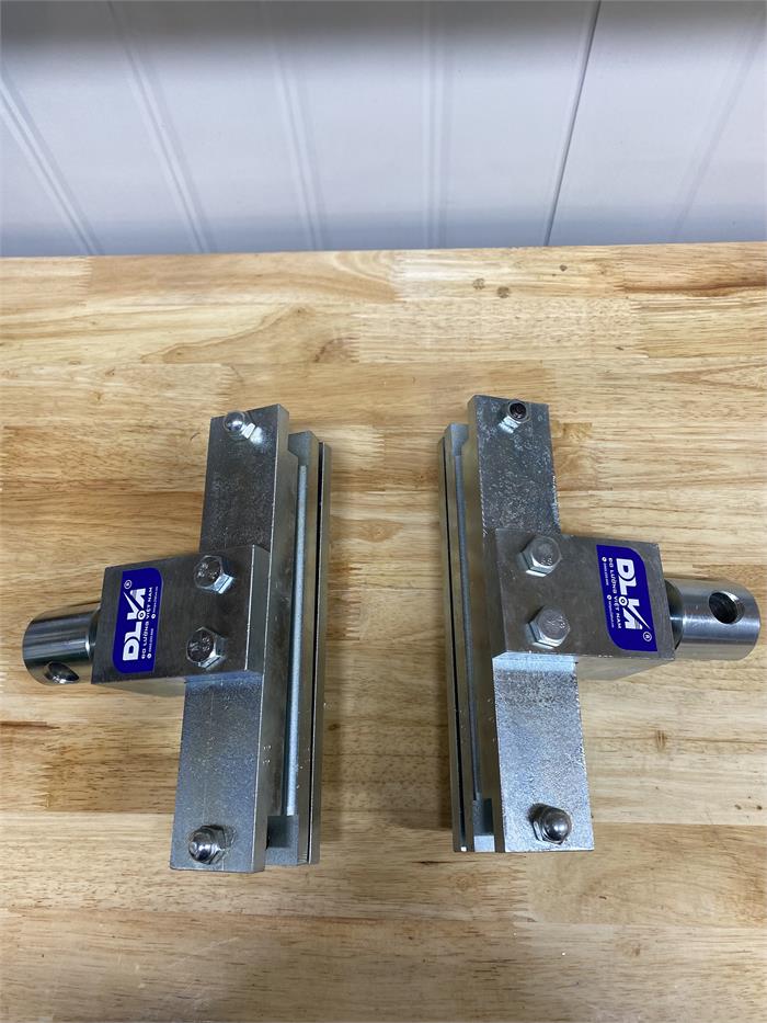 Ngàm kẹp kéo đứt dùng cho vải địa kỹ thuật không dệt, bề rộng mẫu 200mm