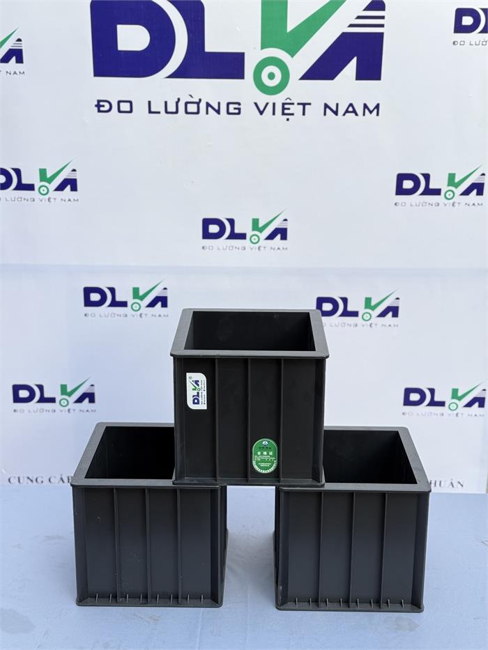 KHUÔN ĐÚC MẪU BÊ TÔNG 200X200X200MM BẰNG NHỰA