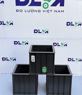 KHUÔN ĐÚC MẪU BÊ TÔNG 200X200X200MM BẰNG NHỰA