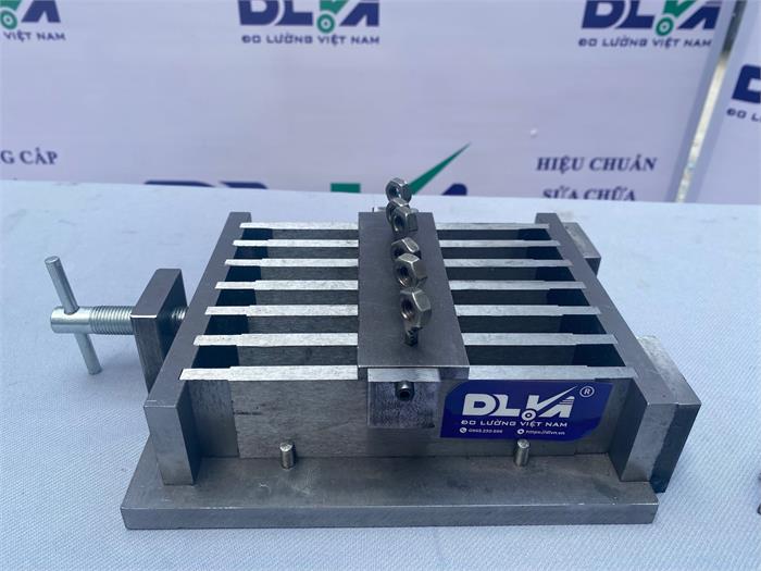 Khuôn đúc mẫu vữa để thí nghiệm tạo cầu vết nứt của vật liệu chống thấm