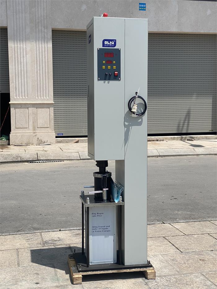 Máy đầm marshall tự động